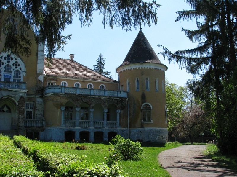 Ugron-kastély 1 Ugron-kastély - Mezőzáh